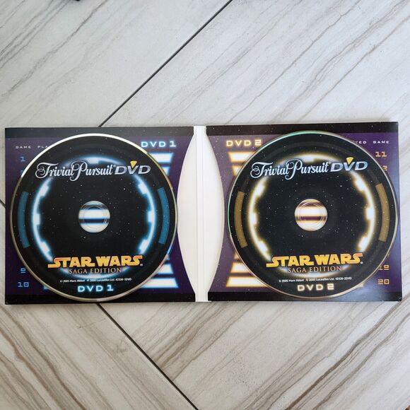Trivial Pursuit Star Wars DVD Saga Edition 2005 Toys R Us Exclusive Tin COA - Picture 8 of 12